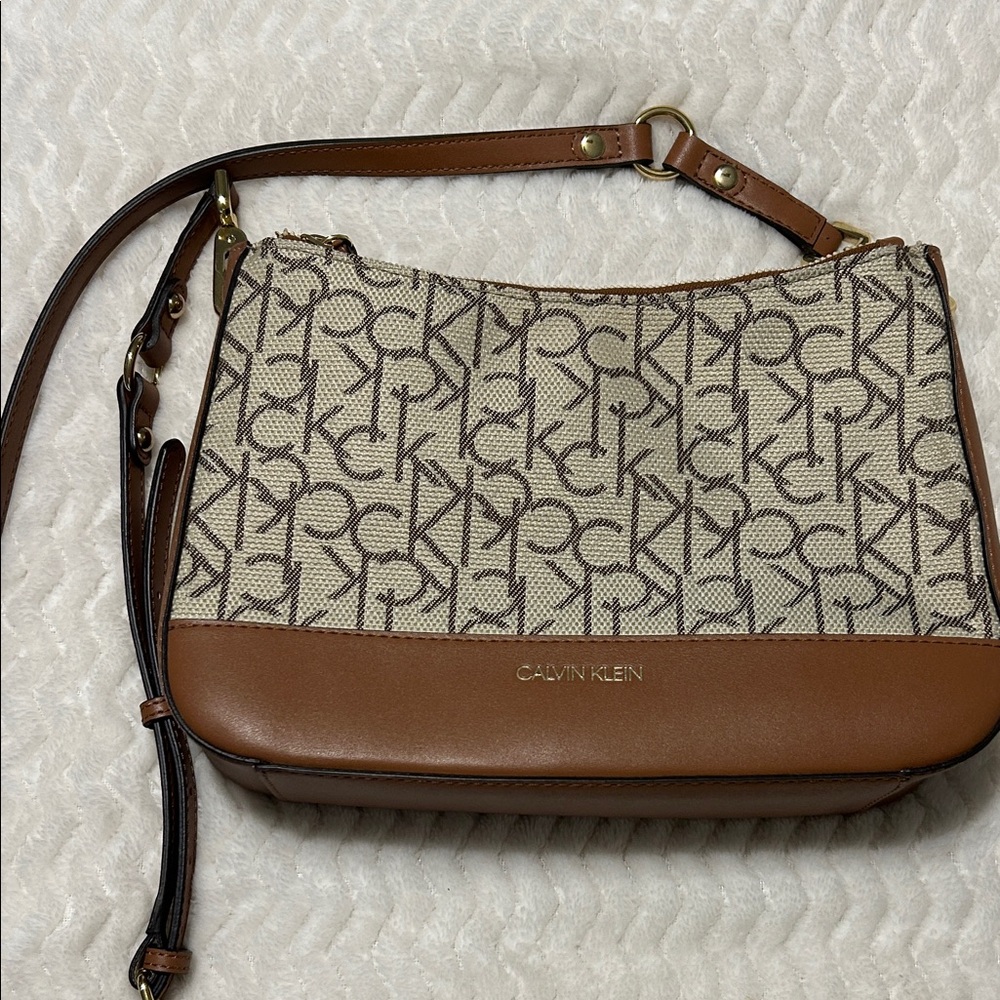 Calvin Klein Tan and Cream Shoulder Bag